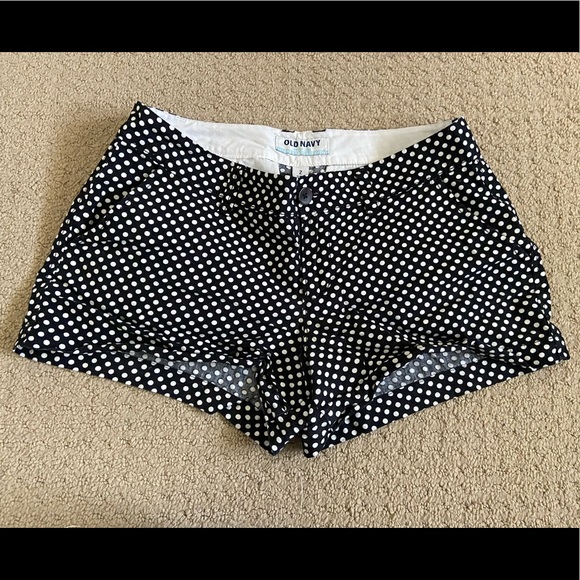 Old Navy Black and White Polka Dot Shorts - Picture 1 of 4